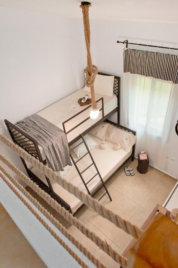 Seathon Seafront Beach Villa In Kalamitsi Buitenkant foto