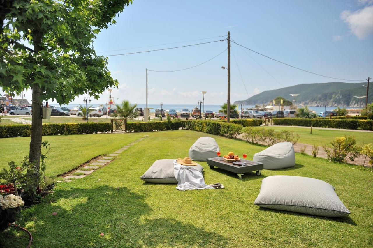Seathon Seafront Beach Villa In Kalamitsi Buitenkant foto